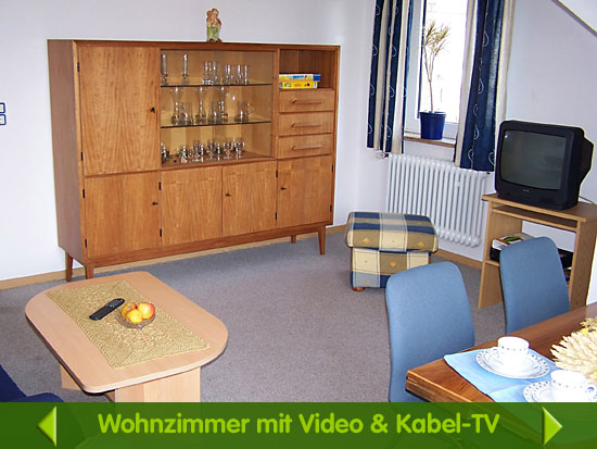 Wohnzimmer mit Video und Kabel-TV